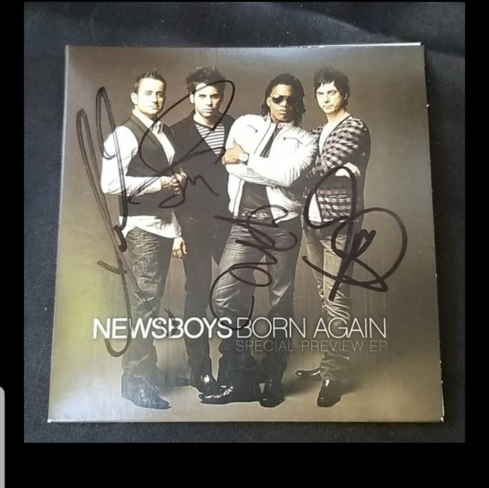 🎼🛐AUTOGRAPHED NEWSBOYS CD
